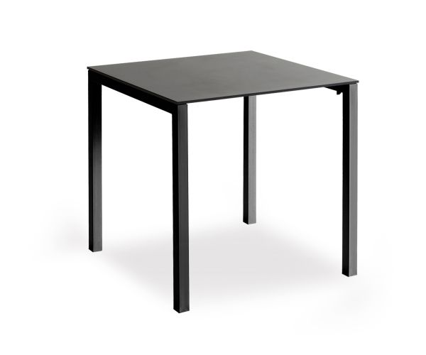 Tavolo Claro fisso di Gaber, struttura in metallo con piano in laminato o compactop. Varie misure disponibili